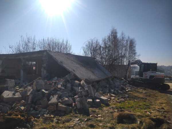 Wyburzenie domu Skawina 1 600x450 - Wyburzenie domu Skawina - koparka kraków